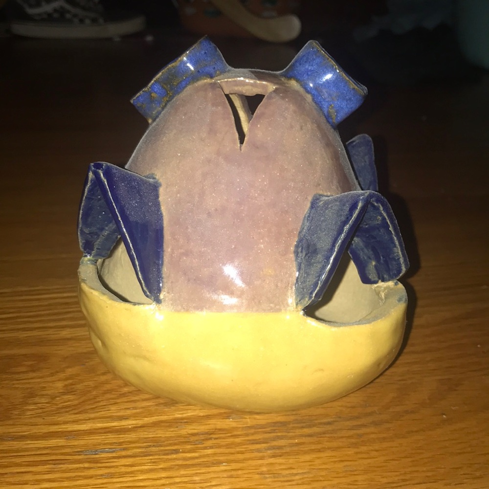 Decor. - Picture 2 of 2